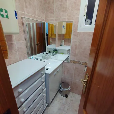 Habitaciones Privadas Con Cama Doble En Sevilla Exterior foto