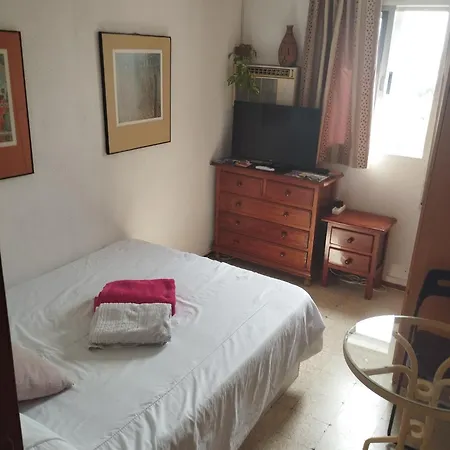 Habitaciones Privadas Con Cama Doble En Sevilla Exterior foto